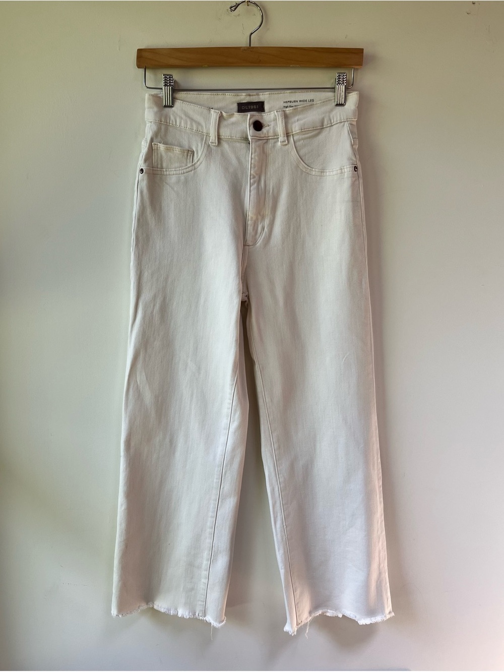 DL1969 Hepburn Wide Leg High-Rise Cropped Jeans in Eggshell - 27 waist - Picture 2 of 10